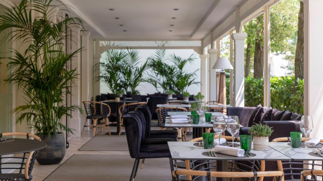 Hotel Maestrale Riccione Bagian luar foto