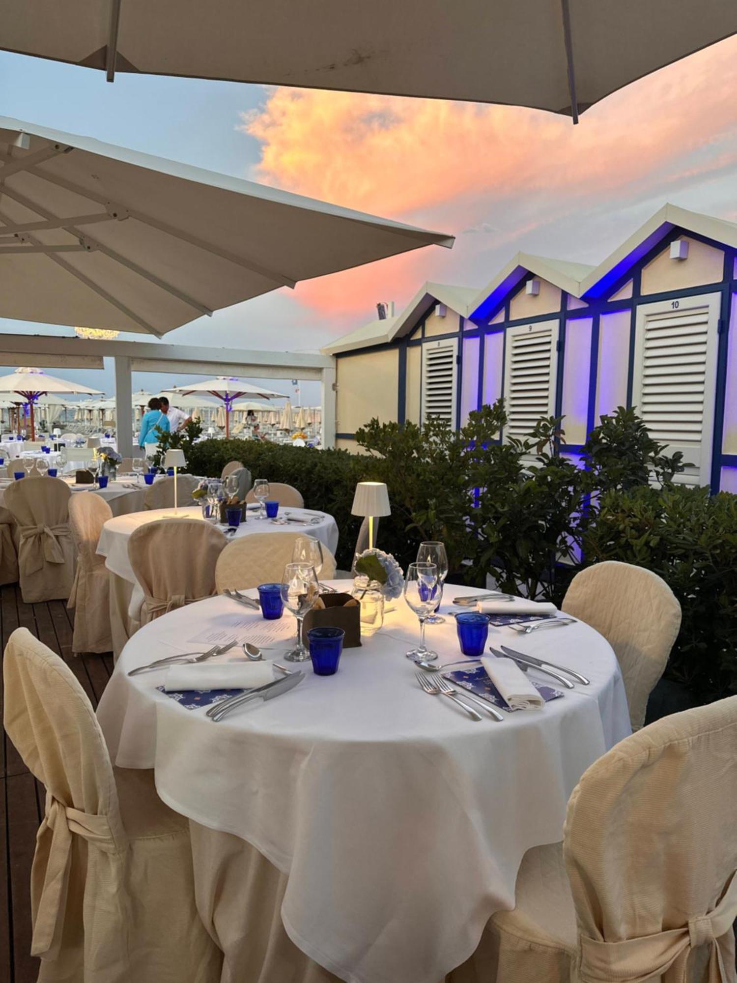 Hotel Maestrale Riccione Bagian luar foto